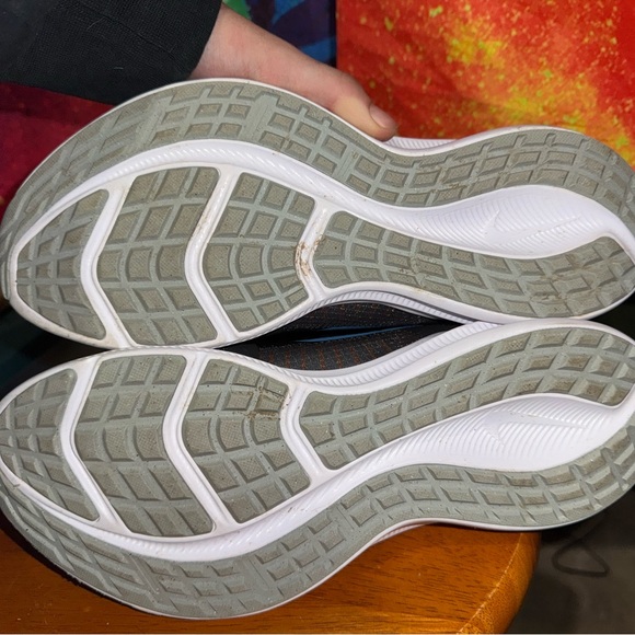 Nike Men’s Black and Blue Athletic Shoes - Picture 5 of 5